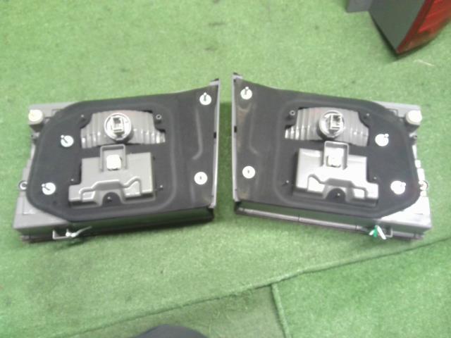 【中古】エリシオン DBA-RR5 テールランプ ライトセット 33551-SYK-003 自社品番240757 NH700M