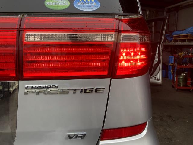 【中古】エリシオン DBA-RR5 テールランプ ライトセット 33551-SYK-003 自社品番240757 NH700M