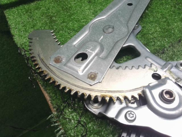 【中古】キャロル DBA-HB36S 左フロントドアレギュレーターモーター 1A05-58-580 自社品番240760 43X