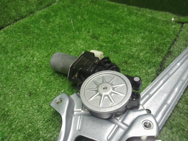 【中古】キャロル DBA-HB36S 右リアドアレギュレーターモーター 1A05-58-580 自社品番240760 43X
