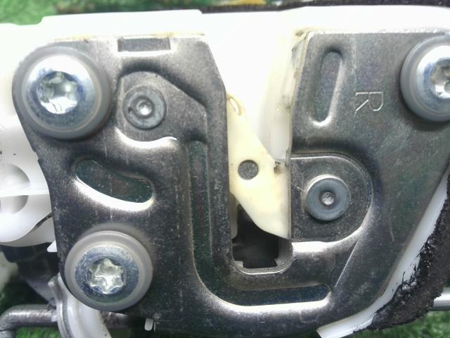 【中古】キャロル DBA-HB36S 右フロントドアロック 1A40-58-310D 自社品番240760 43X