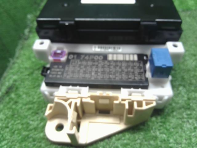 【中古】キャロル DBA-HB36S BCM コントロールユニット  自社品番240760 43X