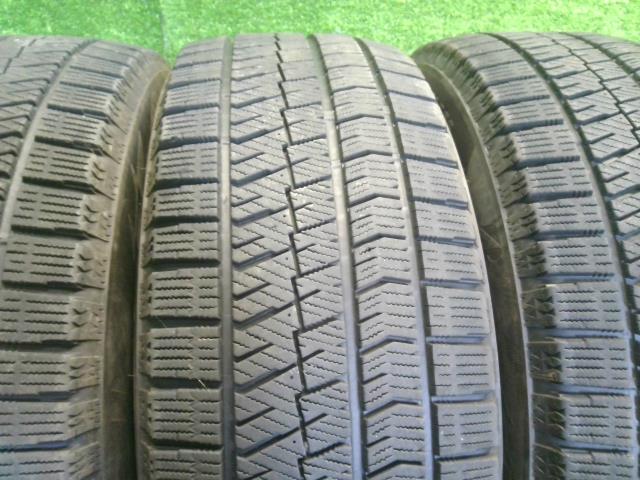 【中古】17インチ 冬 スタッドレスタイヤ 215/55R17 4本 ブリヂストン BLIZZAK VRX2 2019年製   自社品番240764