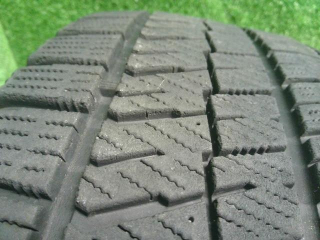 【中古】17インチ 冬 スタッドレスタイヤ 215/55R17 4本 ブリヂストン BLIZZAK VRX2 2019年製   自社品番240764