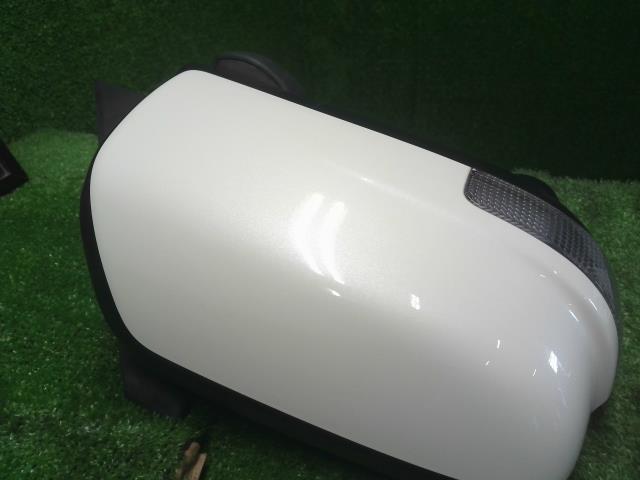 【中古】セレナ DBA-FC26 右サイドミラー 96301-3GR9C 自社品番240769 QAB