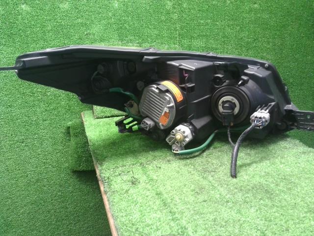 【中古】フォレスター DBA-SJG 左ヘッドランプ ライト 84002SG070 自社品番240781 61K