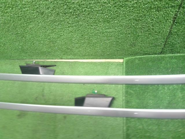 【中古】フォレスター DBA-SJG ルーフレール ルーフバー  自社品番240781 61K