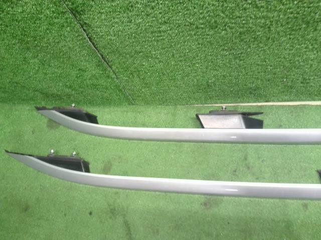 【中古】フォレスター DBA-SJG ルーフレール ルーフバー  自社品番240781 61K