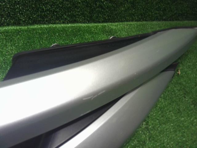 【中古】フォレスター DBA-SJG ルーフレール ルーフバー  自社品番240781 61K