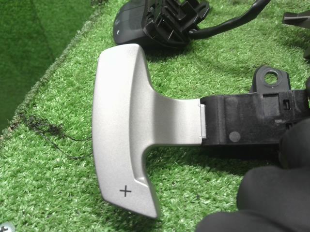 【中古】フォレスター DBA-SJG ステアリング ハンドルスイッチ 83154SG190 自社品番240781 61K