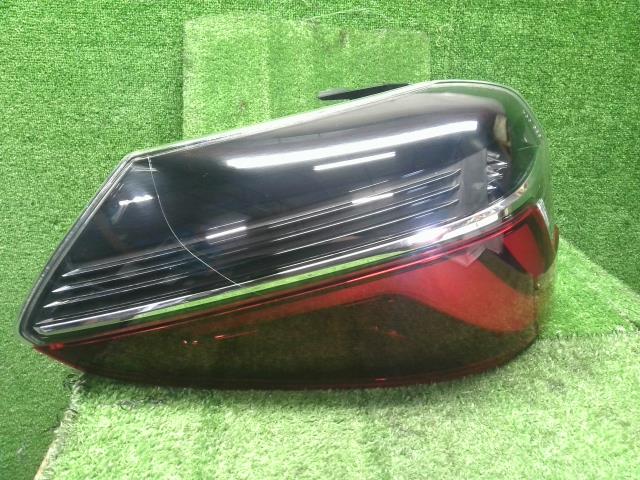 【中古】シャトル 6AA-GP7 左テールランプ ライト 33550-TD4-N01 自社品番240783 NH830M