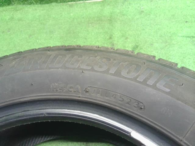 【中古】15インチ 冬 スタッドレスタイヤ 185/60R15 1本 ブリヂストン 23年製 BLIZZAK VRX3  自社品番240783