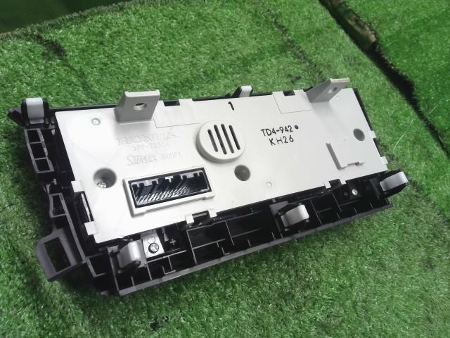 【中古】シャトル 6AA-GP7 エアコン ACスイッチパネル 79601-TD4-941ZA 自社品番240783 NH830M