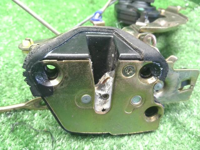 【中古】テリオスキッド TA-J111G 左フロントドアロック 69040-87409 自社品番240785 S07