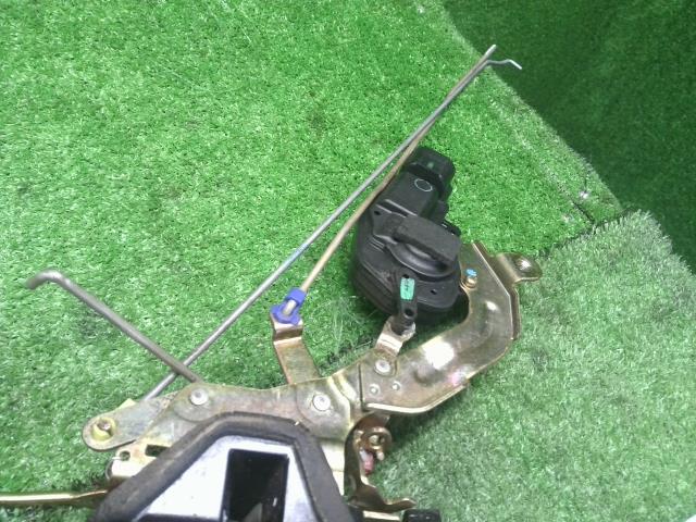 【中古】テリオスキッド TA-J111G 左フロントドアロック 69040-87409 自社品番240785 S07