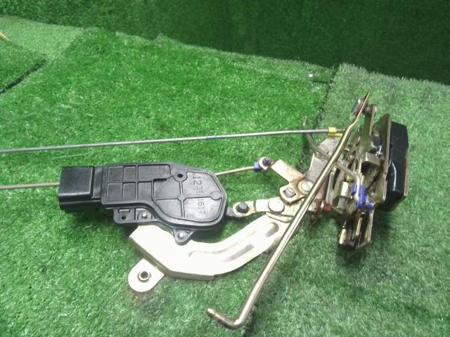 【中古】テリオスキッド TA-J111G 左フロントドアロック 69040-87409 自社品番240785 S07