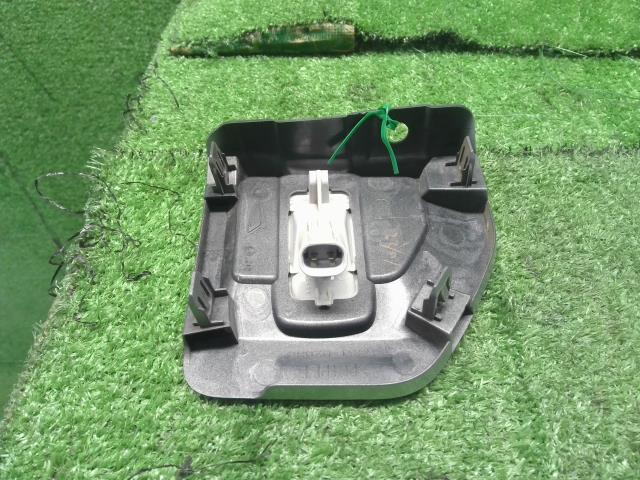 【中古】ウェイク DBA-LA700S 右フェンダーマーカー ウインカーランプ 81730-B2130 自社品番240787 W24