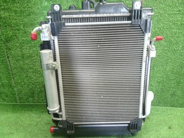 【中古】ｅＫワゴン DBA-B11W ラジエーター コンデンサー 電動ファン 1350A887 自社品番240788 X42