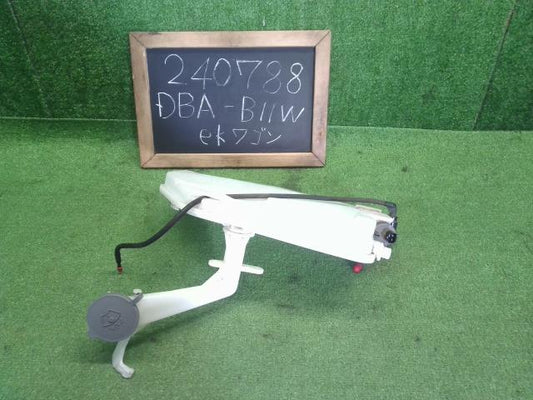 【中古】ｅＫワゴン DBA-B11W ウォッシャータンク 8260A321 自社品番240788 X42