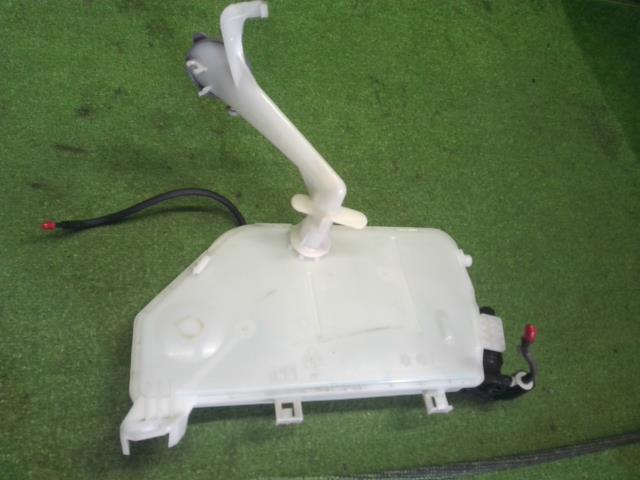 【中古】ｅＫワゴン DBA-B11W ウォッシャータンク 8260A321 自社品番240788 X42