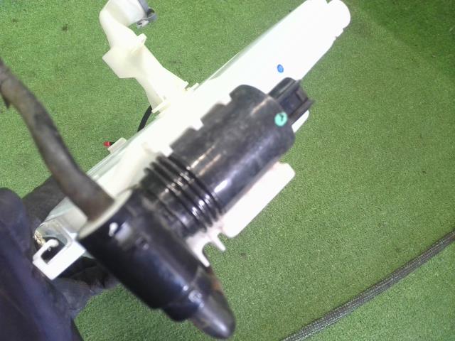 【中古】ｅＫワゴン DBA-B11W ウォッシャータンク 8260A321 自社品番240788 X42