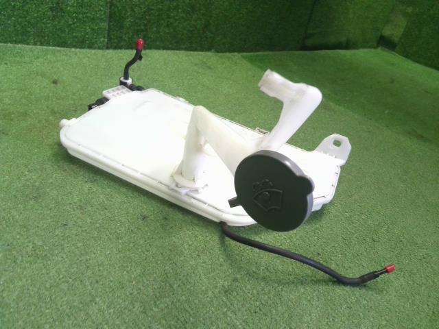 【中古】ｅＫワゴン DBA-B11W ウォッシャータンク 8260A321 自社品番240788 X42