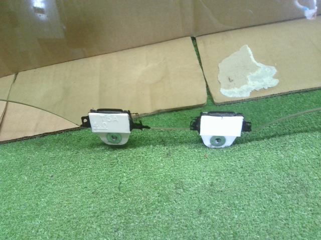 【中古】フィット DAA-GP5 左フロントドアガラス 73350-T5A-N20 自社品番240789 B593M