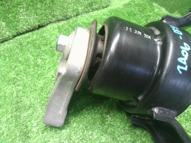 【中古】フィット DAA-GP5 エンジンマウント  自社品番240789 B593M