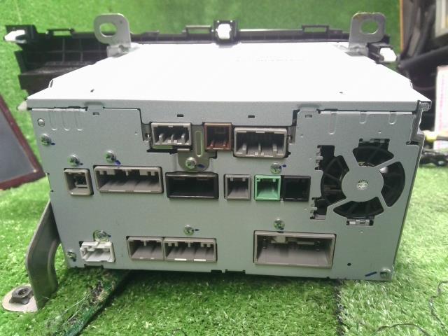 【中古】フィット DAA-GP5 カーナビゲーション ミツビシ NR-222JH  自社品番240789 B593M