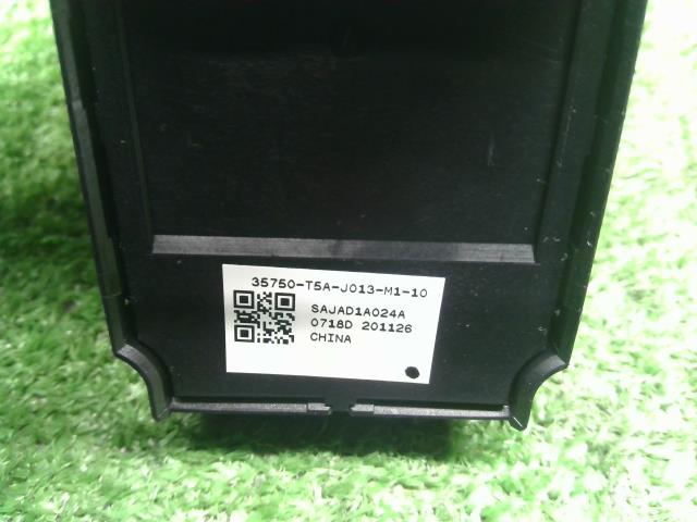 【中古】フィット DAA-GP5 パワーウインドウ PWスイッチ 35750-T5A-J01 自社品番240789 B593M