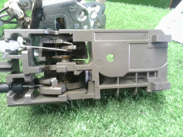 【中古】ピノ DBA-HC24S 右フロントドアロック 80700-4A00M 自社品番240794 ZCN