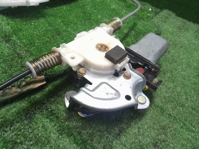 【中古】ＭＰＶ CBA-LW3W 右Ｆドアレギュレータ・モーター L081-58-58XA 自社品番240795 29Y