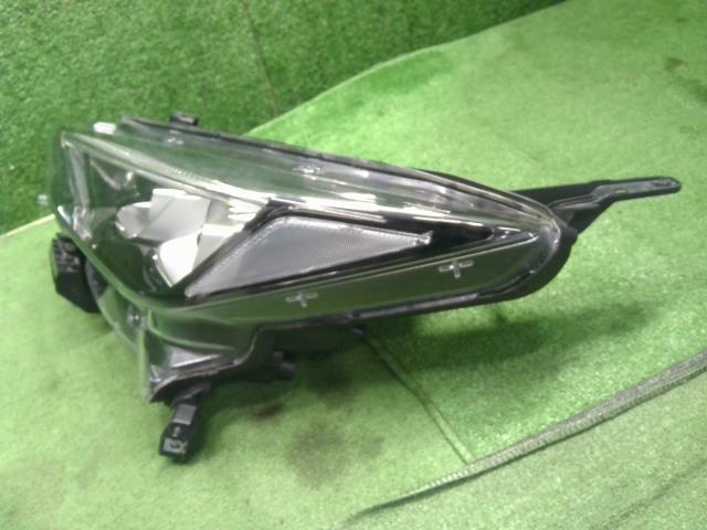 【中古】リーフ ZAA-ZE1 左ヘッドランプ ライト 26060-5SK5A 自社品番250002 XBK