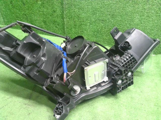 【中古】リーフ ZAA-ZE1 左ヘッドランプ ライト 26060-5SK5A 自社品番250002 XBK