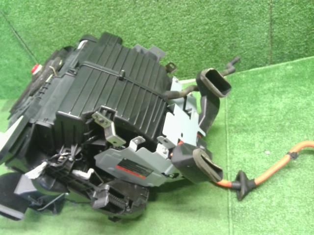【中古】リーフ ZAA-ZE1 カーヒーター ブロアケース 27210-5SK7A 自社品番250002 XBK