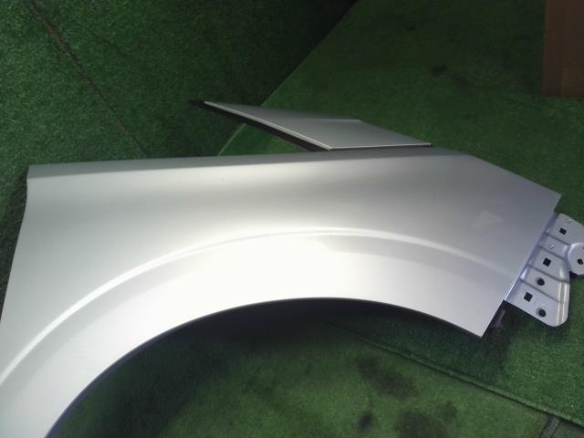 【中古】セレナ DAA-GNC27 右フロントフェンダー F3100-5TAMA 自社品番250012 K23