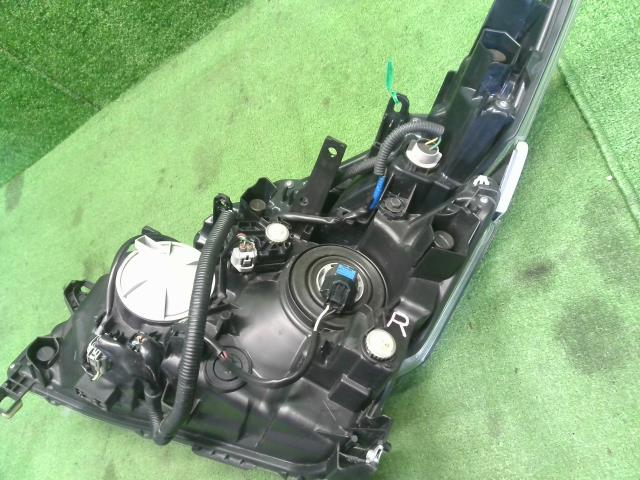 【中古】セレナ DAA-GNC27 右ヘッドランプ ライト 26010-5TA0A 自社品番250012 K23