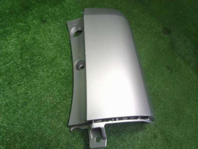 【中古】セレナ DAA-GNC27 右リアバンパーアッパーカバー  自社品番250012 K23