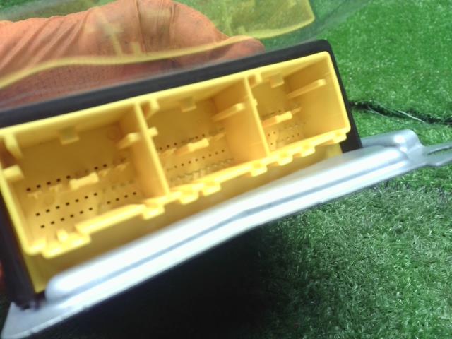 【中古】セレナ DAA-GNC27 エアバックコンピューター コントロールユニット  自社品番250012 K23