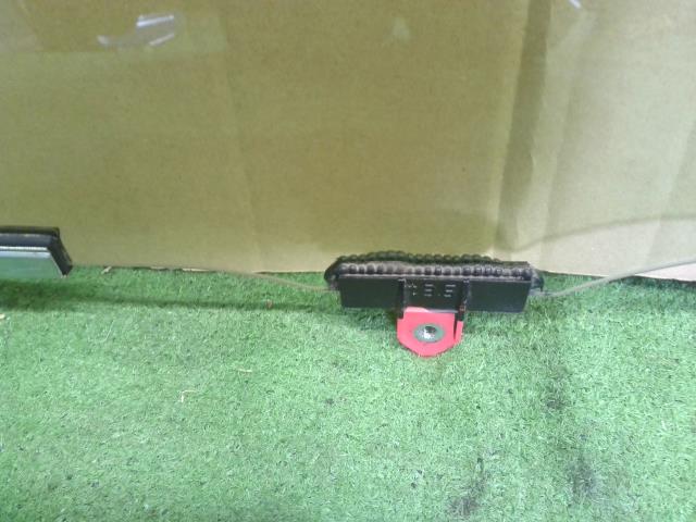 プリウス DAA-ZVW55 右フロントドアガラス 右Fドアガラス　運転席側　68101-47210 自社品番250013