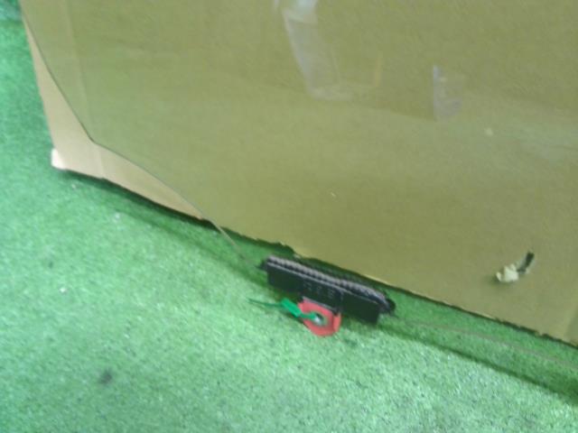 プリウス DAA-ZVW55 右フロントドアガラス 右Fドアガラス　運転席側　68101-47210 自社品番250013