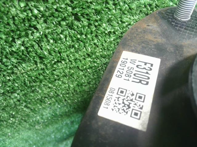 プリウス DAA-ZVW55 右フロントストラット 右F ナックル ロアアーム付　運転席側  48510-80A80 自社品番250013