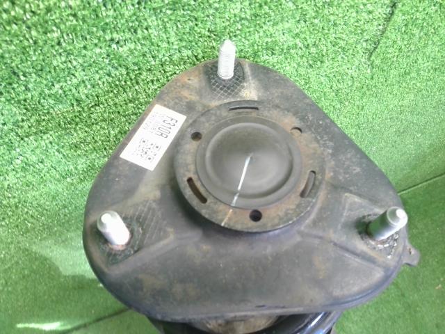 プリウス DAA-ZVW55 右フロントストラット 右F ナックル ロアアーム付　運転席側  48510-80A80 自社品番250013