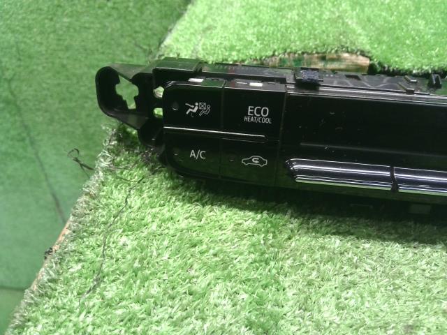 プリウス DAA-ZVW55 エアコンスイッチパネル ACスイッチパネル TOKAIRIKA 75H679 55900-47201 自社品番250013