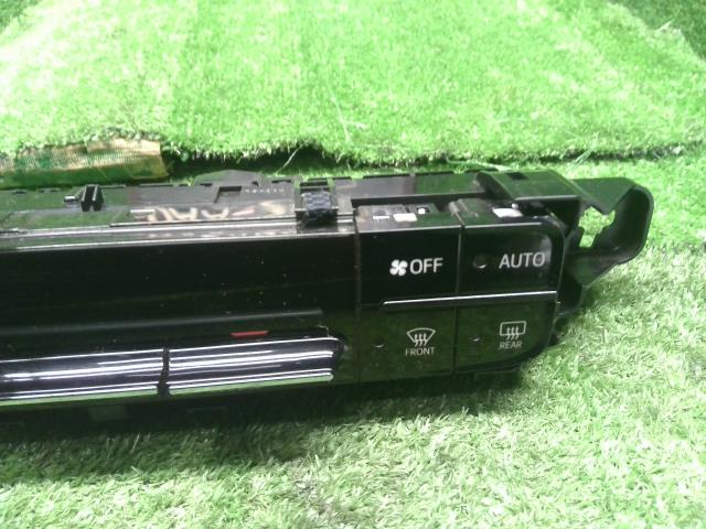 プリウス DAA-ZVW55 エアコンスイッチパネル ACスイッチパネル TOKAIRIKA 75H679 55900-47201 自社品番250013