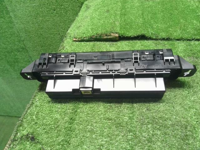 プリウス DAA-ZVW55 エアコンスイッチパネル ACスイッチパネル TOKAIRIKA 75H679 55900-47201 自社品番250013