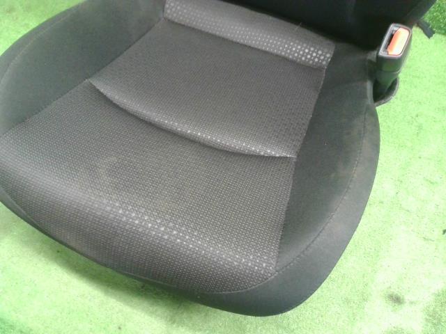 プリウス DAA-ZVW55 ドライバーシート 運転席 右フロント インフレーター欠品 71073-47C60-C5 自社品番250013