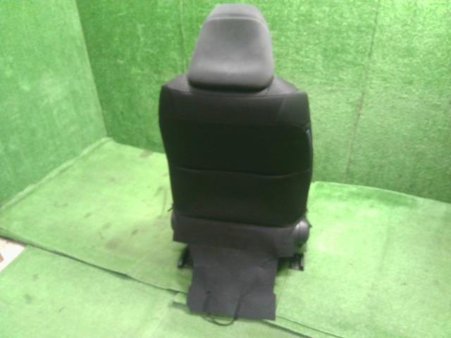 プリウス DAA-ZVW55 ドライバーシート 運転席 右フロント インフレーター欠品 71073-47C60-C5 自社品番250013