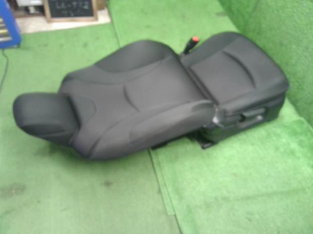 プリウス DAA-ZVW55 ドライバーシート 運転席 右フロント インフレーター欠品 71073-47C60-C5 自社品番250013