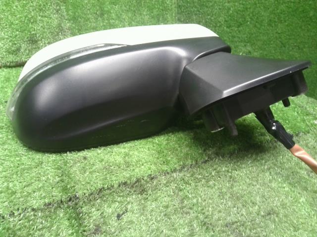 インプレッサ DBA-GT7 右 運転席 ドアミラー MITSUBA　VB27　ウィンカー　サイドミラー　91036FL080 自社品番250017　色K1X